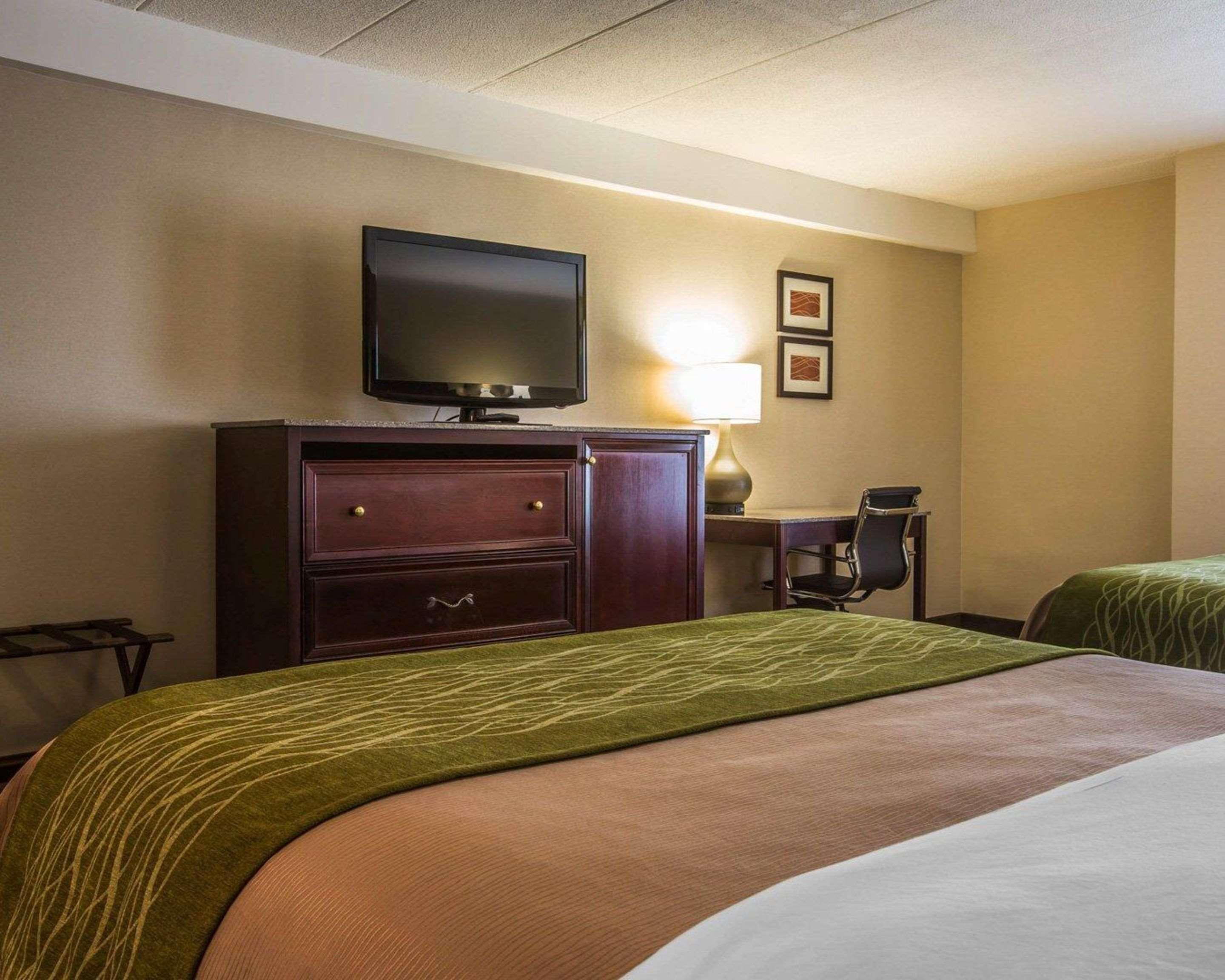 Comfort Inn Airport Manchester Extérieur photo