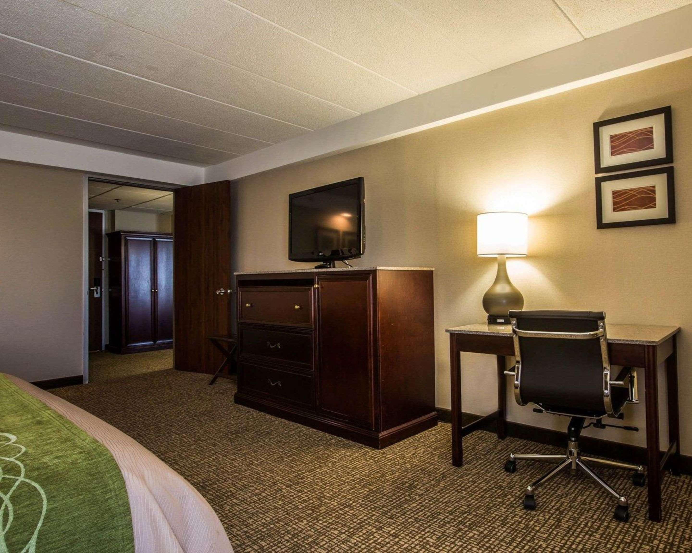Comfort Inn Airport Manchester Extérieur photo