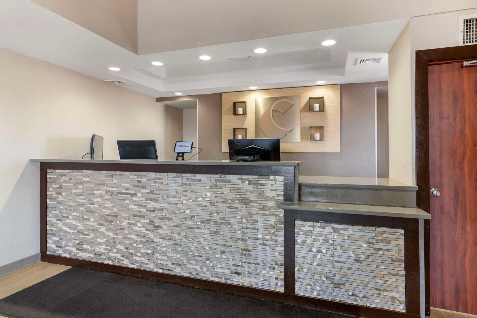 Comfort Inn Airport Manchester Extérieur photo