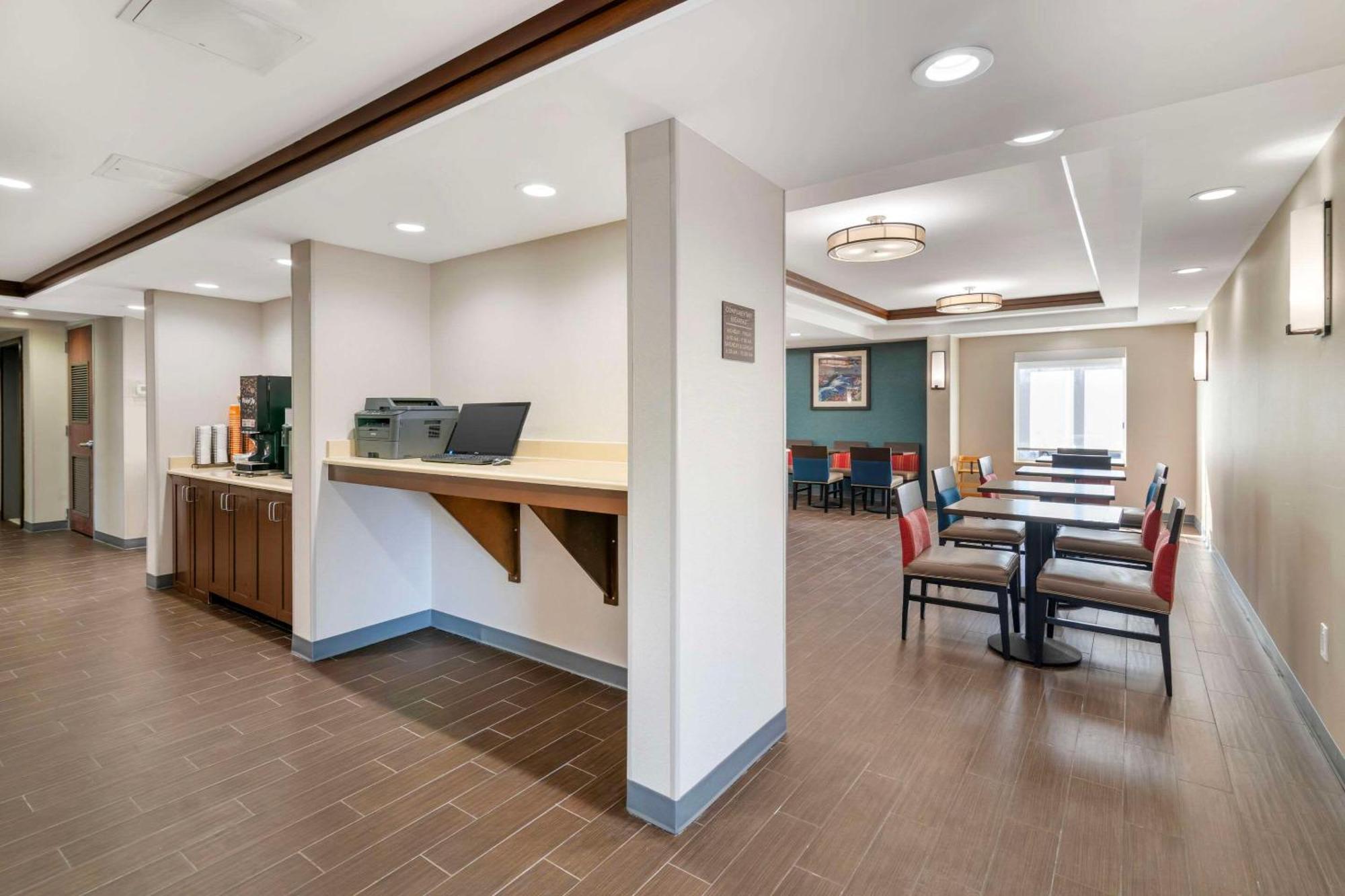 Comfort Inn Airport Manchester Extérieur photo