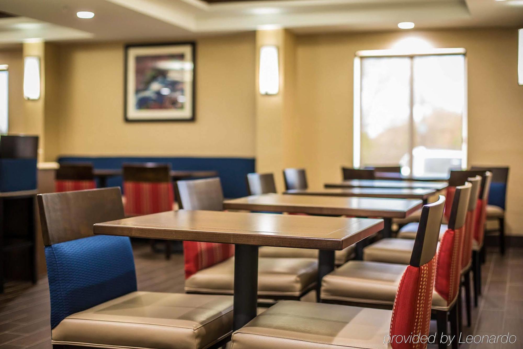 Comfort Inn Airport Manchester Extérieur photo